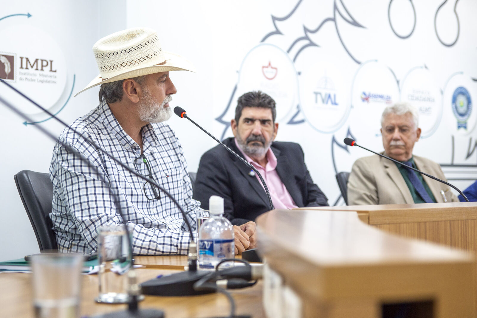“LUTANDO PELO FUTURO” É APRESENTADO A PECUARISTAS